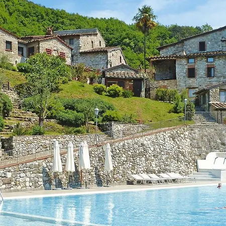 Borgo Valdottavo * Borgo a Mozzano